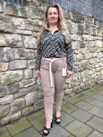 Broek Sara